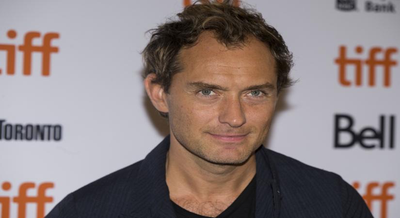 London, May 20 (IANS) Actor Jude Law is set to become a father for the sixth time, with the actor expecting his first baby with wife Phillipa Coan, whom he got married to last year.