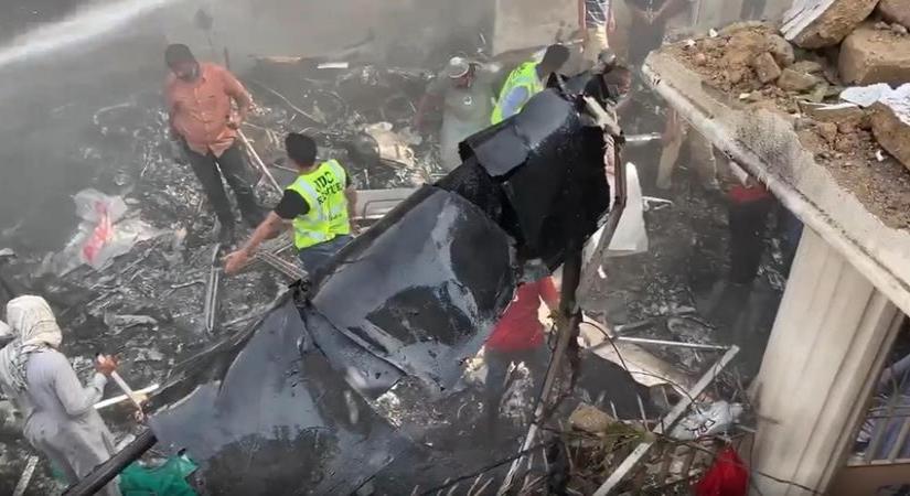 PIA Plane Crashed in Karachi.