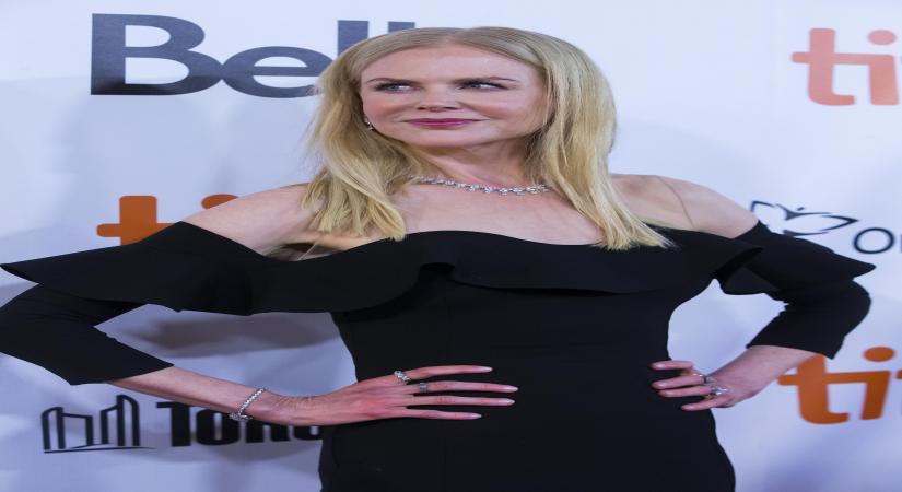 Los Angeles, May 25 (IANS) Actress Nicole Kidman shared an update about recovery from a broken ankle with a joke, saying she is "almost back on the right foot".