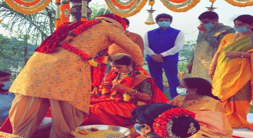 Hyderabad: Actor Nikhil Siddhartha ties the knot with Pallavi Varma in a close-knit ceremony in the presence of family members and close friends at a private resort near Hyderabad during the extended nationwide lockdown imposed to mitigate the spread of coronavirus, on May 14, 2020. (Photo: IANS)