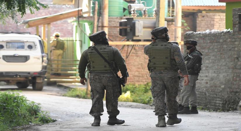 Srinagar, May 20 (IANS) Security forces arrested a top militant associate and three over-ground workers (OGWs) during a cordon and search operation in the Budgam district of J&K, on Wednesday.