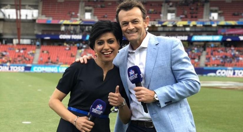 Indian batswoman Anjum Chopra with Australian cricketer Adam Gilchrist (Source: Twitter)