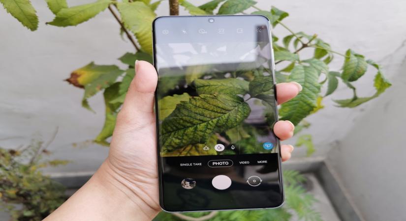 New Delhi, May 9 (IANS) The megapixel war unleashed by the smartphone makers which focuses primarily on rear cameras is unlikely to win them much customers in the India market as people here are more concerned about the quality of their selfie camera, suggests a new survey on Saturday.