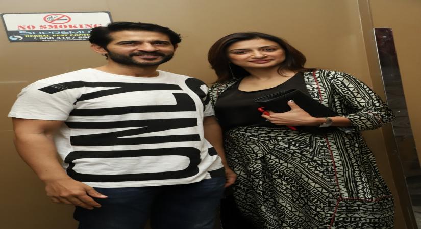 Mumbai, May 8 (IANS) Actress Gauri Pradhan couldn't stop praising her "baby sister" Dr Geetanjali Pradhan, who is fighting against the coronavirus pandemic.