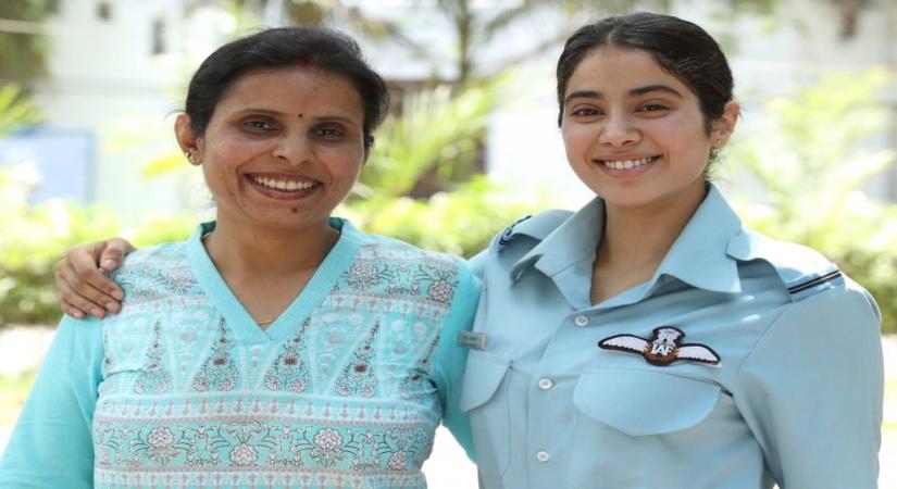 Mumbai, June 11 (IANS) Former IAF pilot Gunjan Saxena has penned a note praising actress Janhvi Kapoor and film's director Sharan Sharma after the teaser of "Gunjan Saxena: The Kargil Girl" was released.