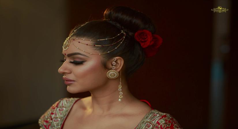 Mumbai, June 18 (IANS) Actress Aashka Goradia met her husband Brent Goble four years ago and, celebrating the occasion, the couple took to social media and penned messages for each other.