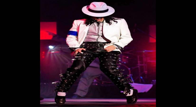 Mumbai, June 26 (IANS) Bollywoods action star Tiger Shroff has paid a heartfelt tribute to late king of pop Michael Jackson in a throwback post he has shared on social media.
