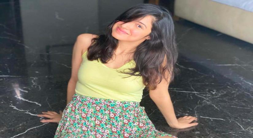 Mumbai, June 25 (IANS) T-Series chairman and MD Bhushan Kumar's wife Divya Khosla Kumar is facing flak from netizens after she posted a video slamming Sonu Nigam.