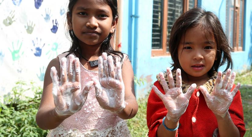 Toronto, June 9 (IANS) Toxic flame retardants can move from your TV to your cell phone to your hands and then you, warn researchers, suggesting that frequent handwashing can reduce its exposure too, apart from keeping coronavirus at bay.