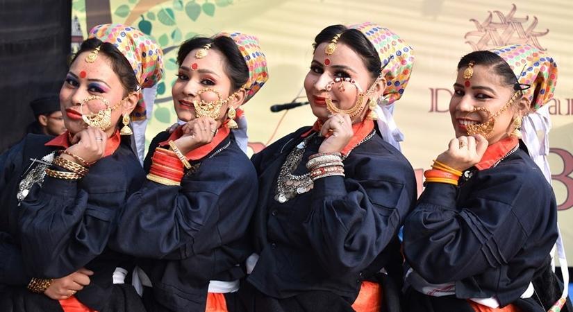 Saving artists, connecting lives