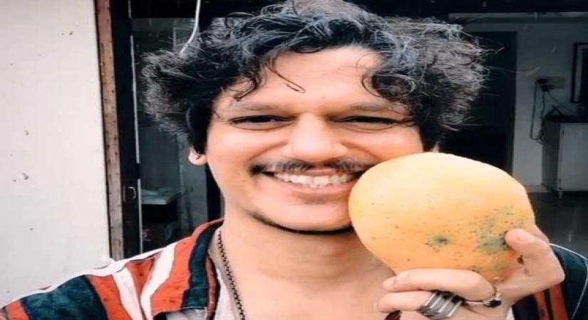Rain, mangoes bring a smile on Vijay Varma's face.
