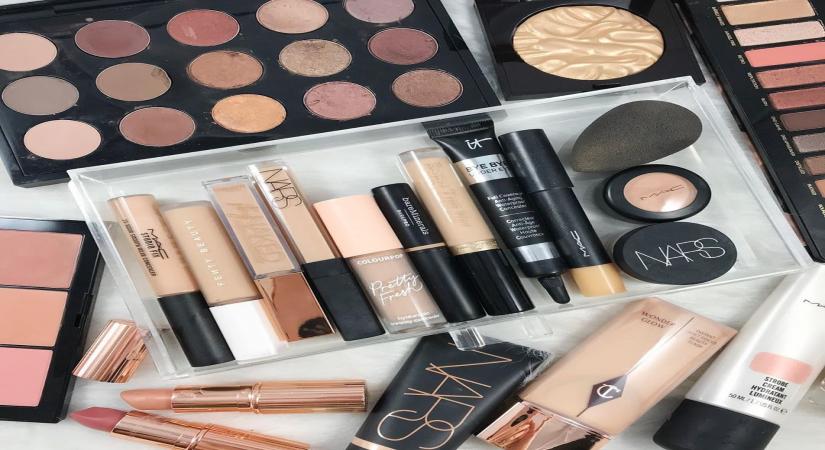 Reliance-backed ecommerce platform Fynd on Monday launched an Augmented Reality (AR) solution called GlamAR that enables consumers to virtually try out beauty and makeup products before making a purchase.