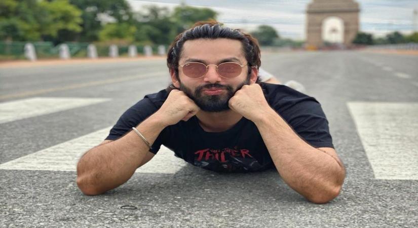 Mumbai, June 26 (IANS) "Yaariyan" actor Himansh Kohli says he has no motive of fighting against nepotism. However, he feels that everyone should get an equal opportunity.