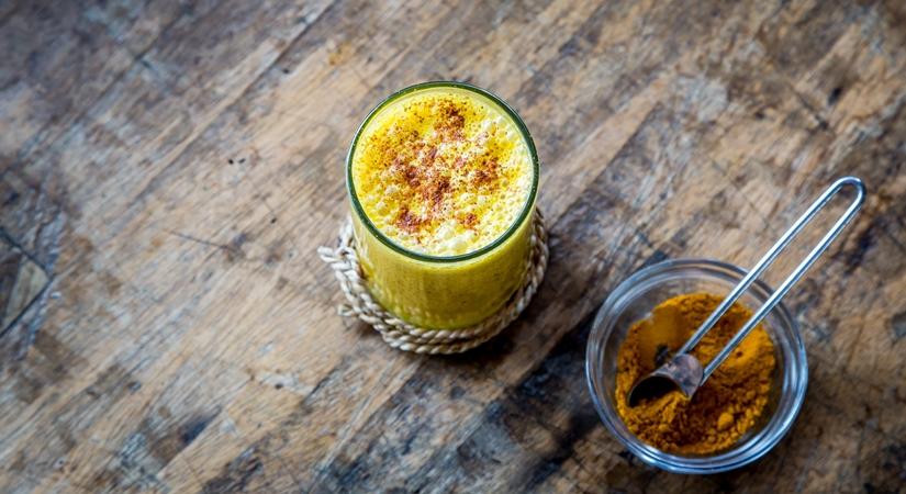 Combat allergy with curcumin