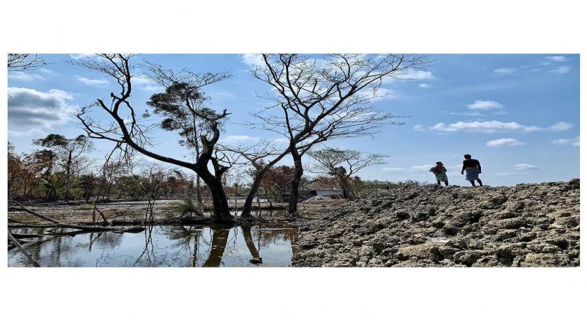 Villagers in Sundarbans affected by the cyclone Amphan