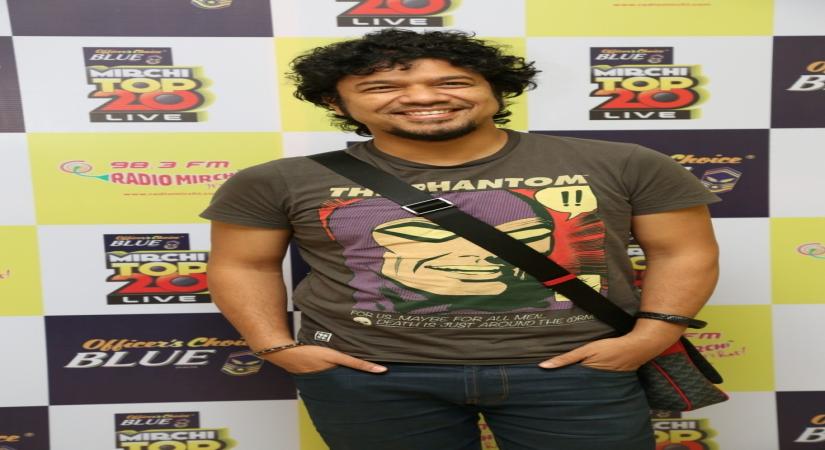 Mumbai, July 7 (IANS) Singer Papon says he likes the recreated version of his Assamese song, "Paar hobo aei xomoy".