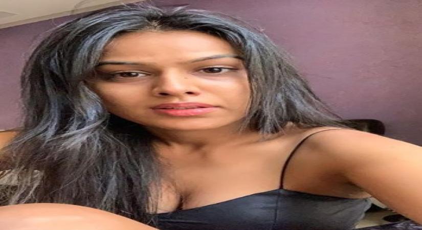Mumbai, July 5 (IANS) Television actress Nia Sharma has posted a new picture of herself and added a quirky disclaimer to it.