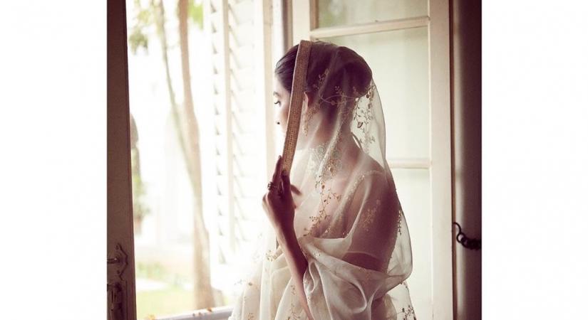 Embroidered Organza Sari By Sabyasachi Mukherjee.  Source: sabyasachiofficial/Instagram