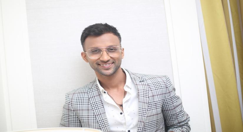 Shashi-Khushi unveil a fun Punjabi song.