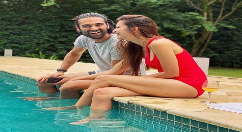 Pulkit, Kriti and poolside colours.