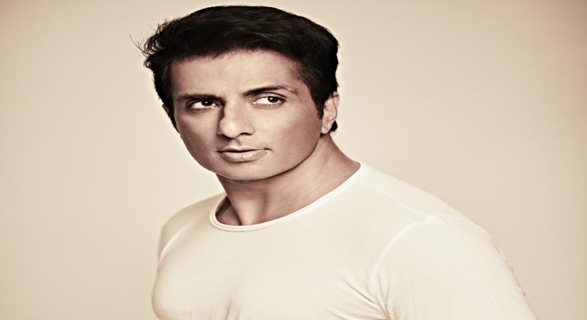 Sonu Sood: Not ready to enter politics at the moment