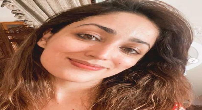 Yami Gautam makes kajal with 'ghar ka ghee'.
