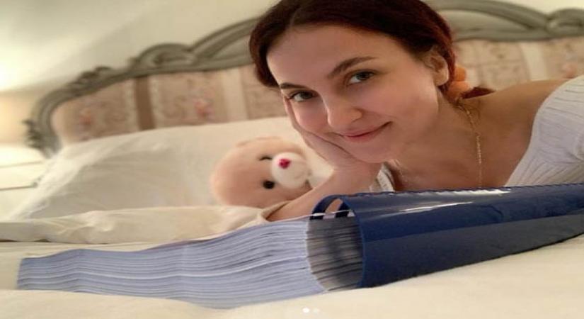 Elli AvrRam is in mood for 'work'
