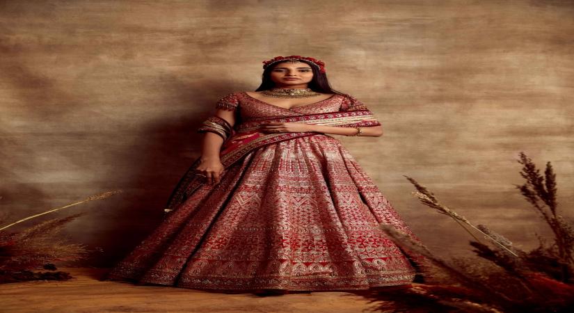 Shantanu and Nikhil, Tarun Tahiliani play with silhouette