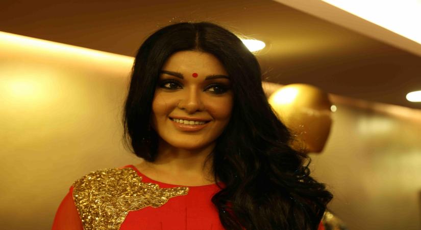 Koena Mitra alleges Twitter is shadow banning her for her opinions