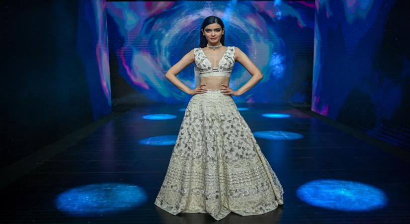 Showstopper Diana Penty for Disha Patil at LFW 2020