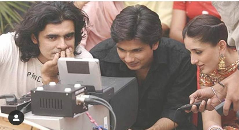 Kareena shares pic with Shahid Kapoor, Imtiaz Ali from 'Jab We Met' set.