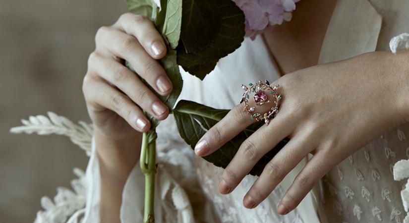 Confluence presents Rahul Mishra's Nargis cluster ring 