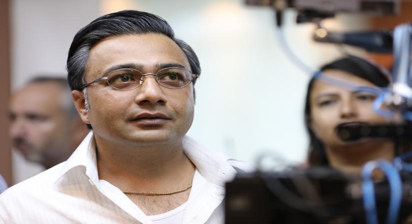 Hemant Kher as Ashwin Mehta in Scam 1992