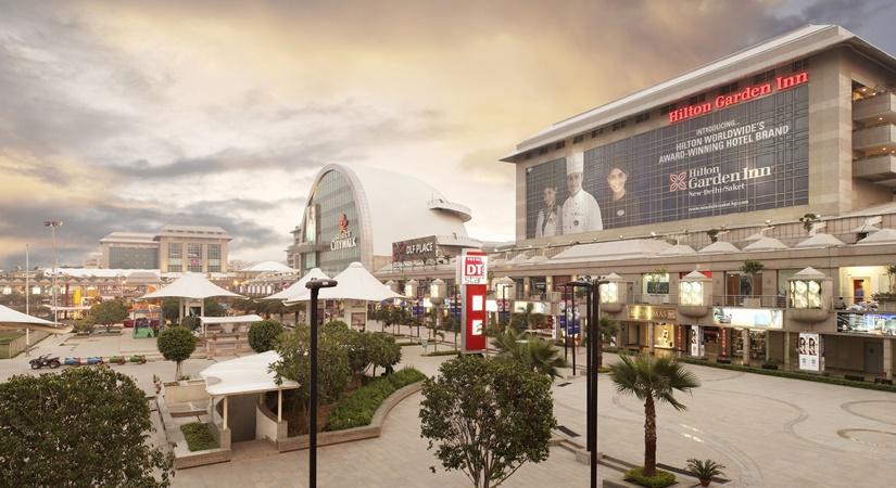 Hilton Garden Inn New Delhi, Saket, Facade