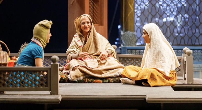 Beni Bai with Vidya and Ameena