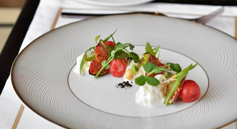 Burrata, Smoked Tomato, Carmelised Fig, Roasted Hazelnuts, Pumpkin Seeds