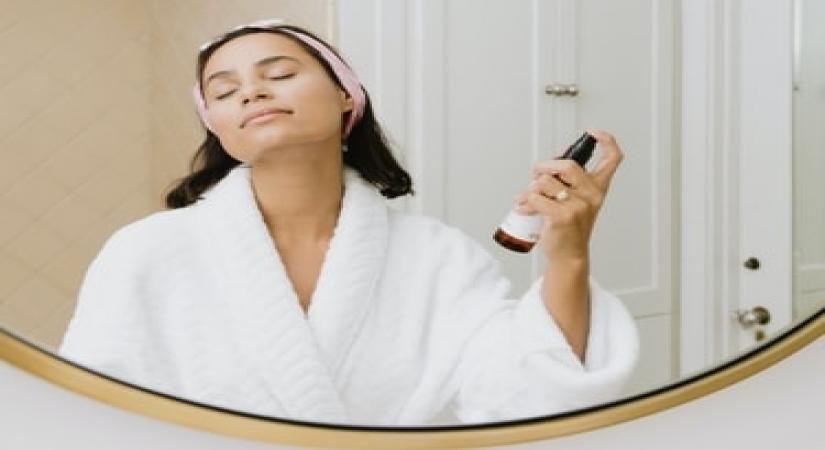 Early monsoon skincare with nutrient-rich facial oils & the right hair care to avoid damp hair