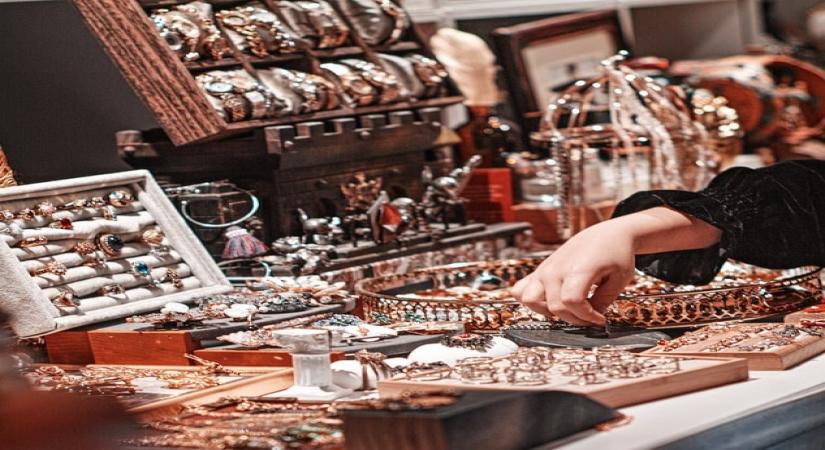 How to take care of silver jewellery during monsoon