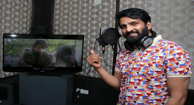 Santhanam begins dubbing for 'Gulu Gulu'.