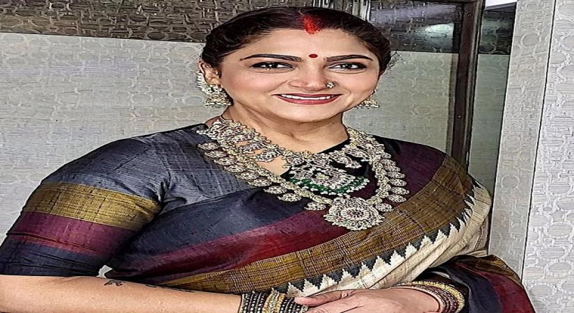 Actress Kushbu pens heartfelt posts to daughters on Instagram
