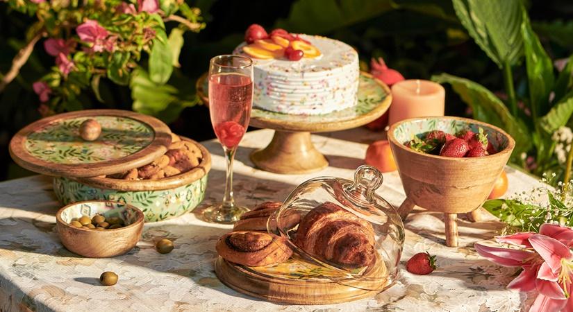 Lush Lanes Table Ware