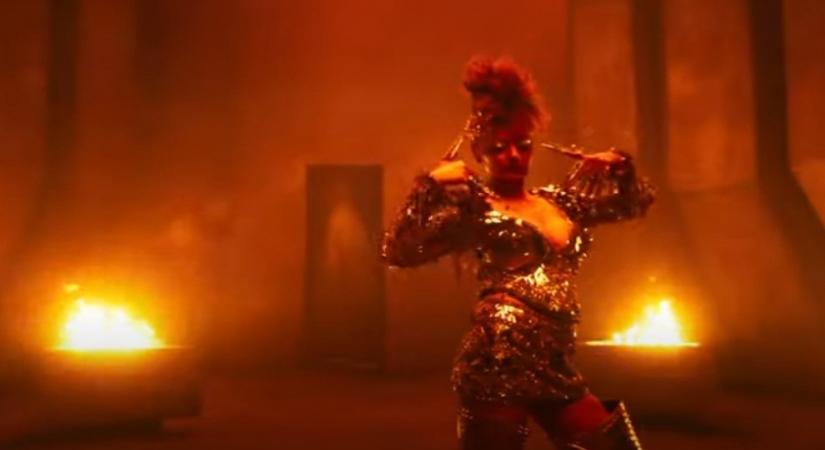 'She's On Fire' from 'Dhaakad' solidifies Kangana's character from film.