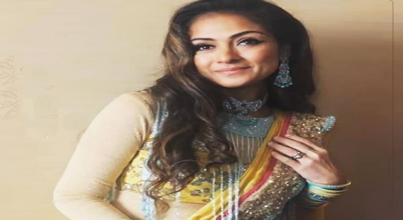Superb experience to be a part of Team 'Andhagan', says Simran.