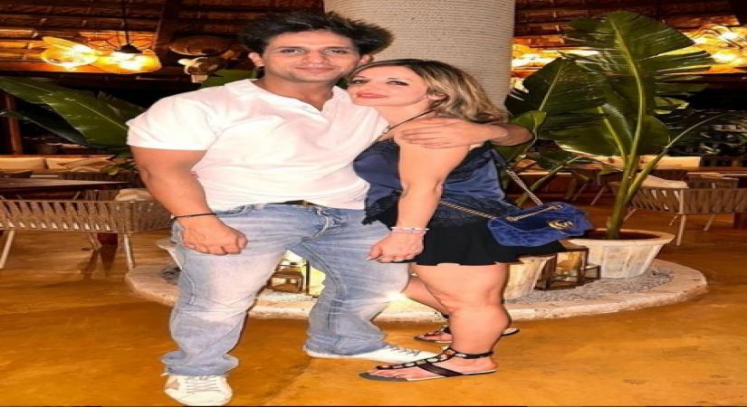 Sussanne Khan posts loved-up picture with boyfriend Arslan Goni.(photo:instagram)