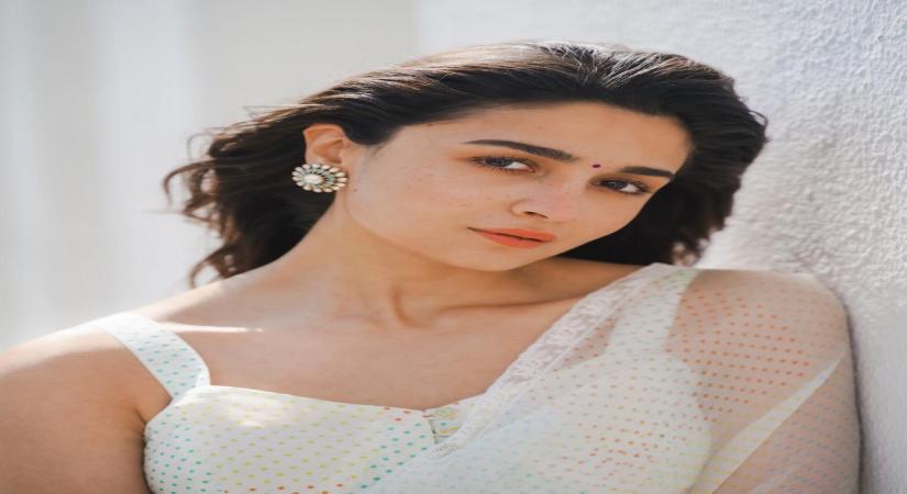 Alia gives a thumbs up to 'JugJugg Jeeyo', calls mother-in-law Neetu 'mind blowing'