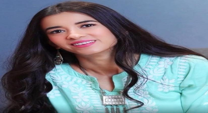 Hrithik Roshan's ex Suzanne loves girlfriends desi look.(photo:Instagram)