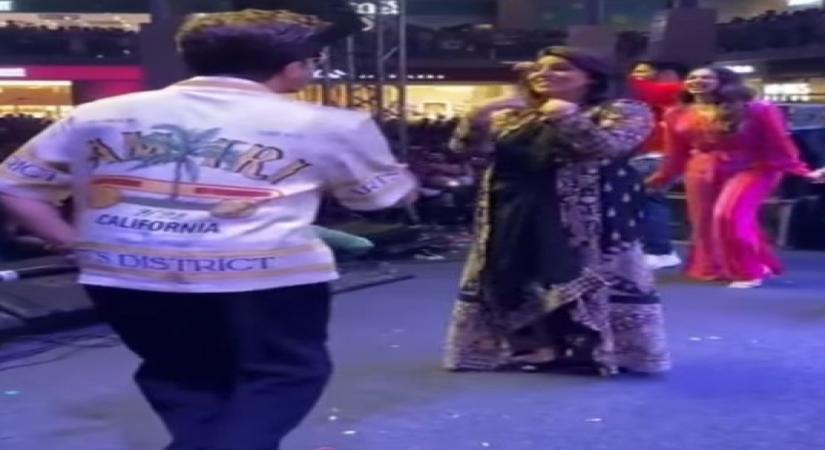 Neetu and Anil kapoor dance on Ek main aur Ek tu.(photo:Instgaram)