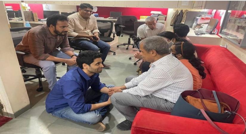 After watching 'Major', Major Sandeep Unnikrishnan's emotional father applauds the team.