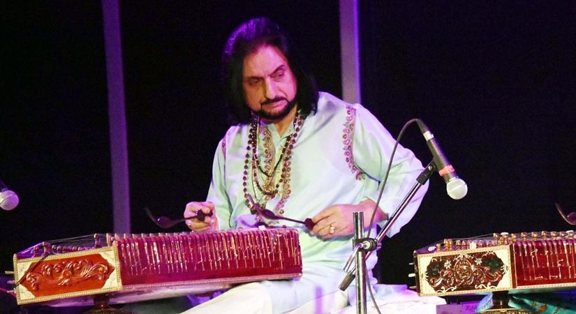 Santoor player Bhajan Sopori performs during the Rashtriya Sanskriti Mahotsava in Varanasi. (Photo: IANS)