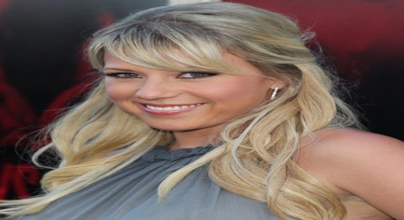 'Full House' star Jodie Sweetin pushed by LAPD at pro-choice protest